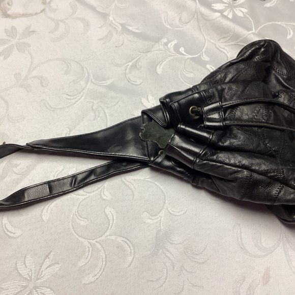 Black 100% Leather Backpack SMALLER SIZED. ITALY - Picture 3 of 6